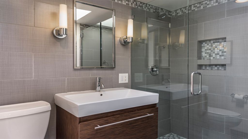 Photo of Bathroom in Racquet Club Estates