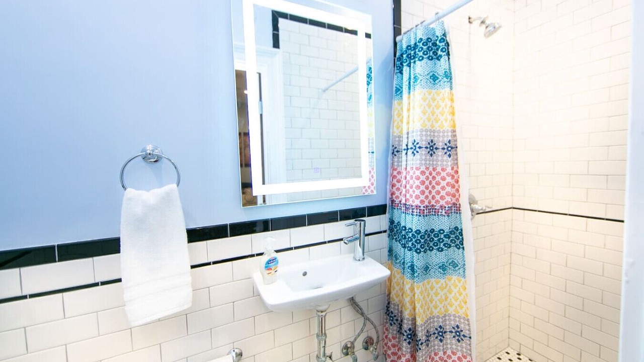 Photo of Bathroom in South 7th Ward