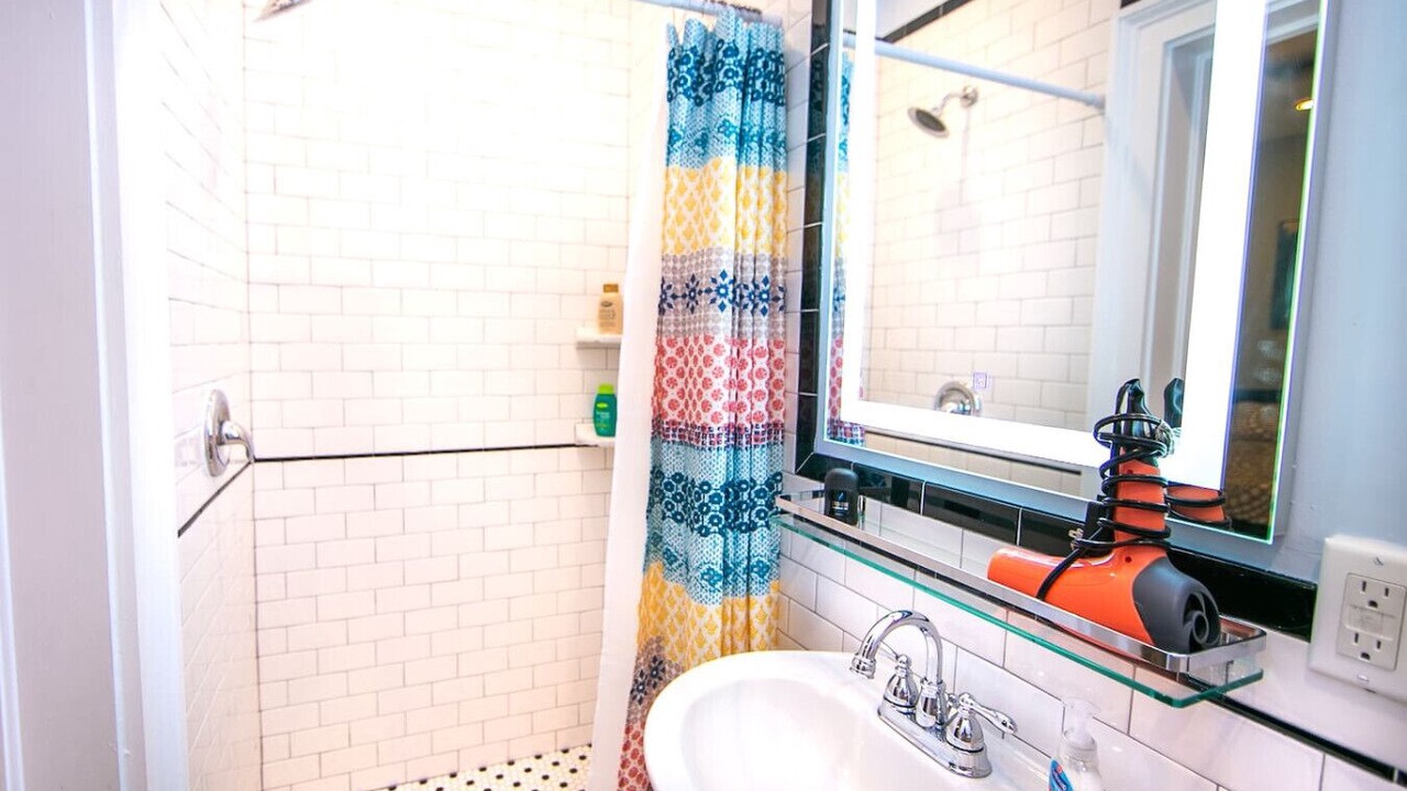 Photo of Bathroom in South 7th Ward