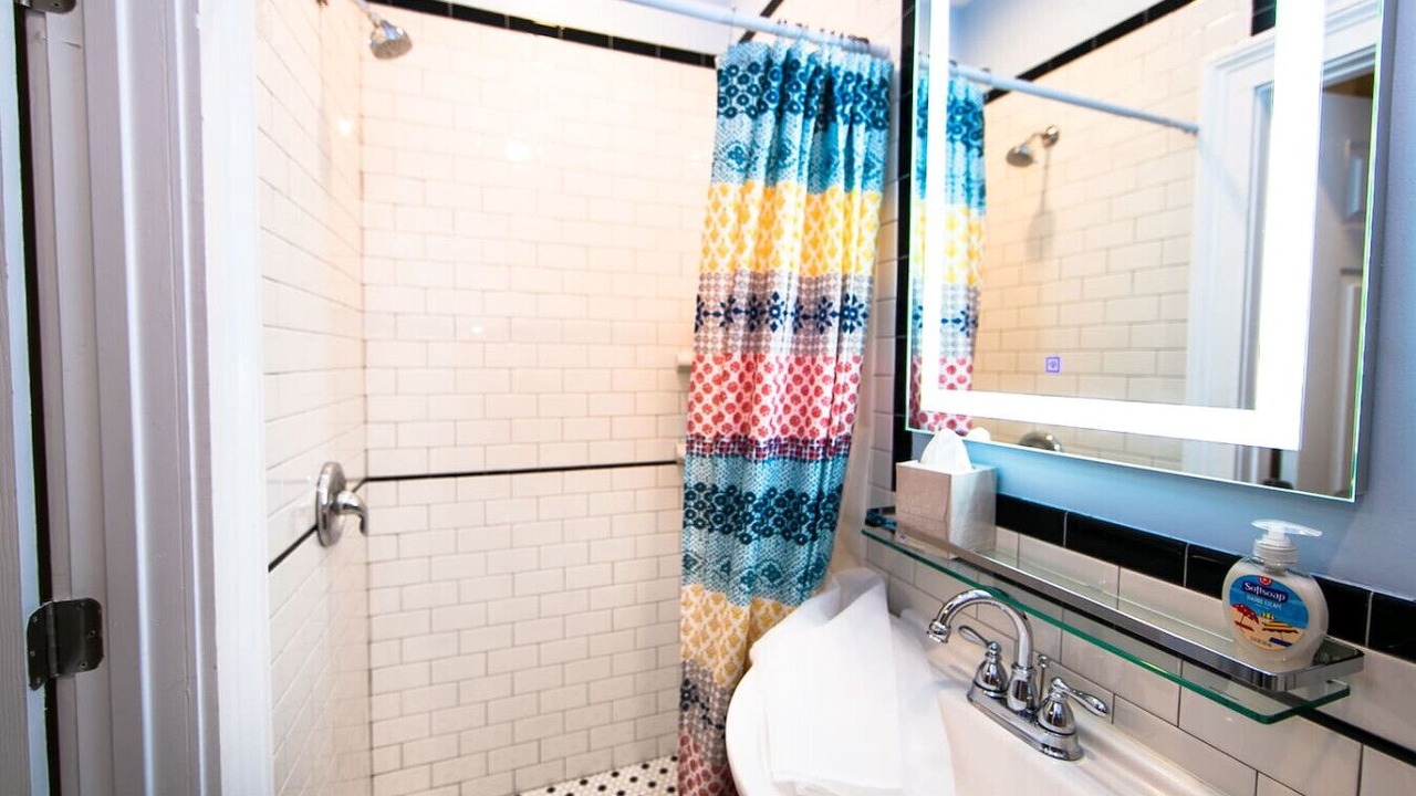 Photo of Bathroom in South 7th Ward