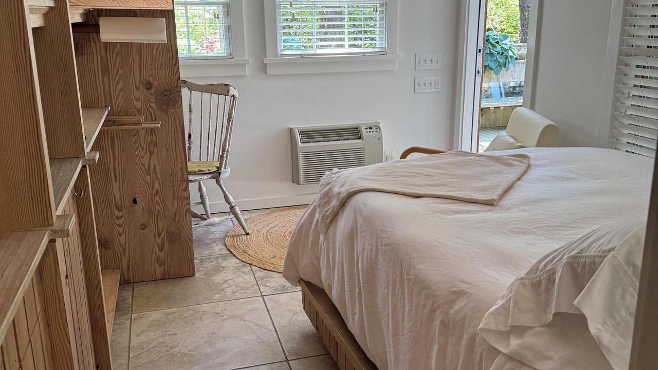 Photo of Bedroom in West of Town