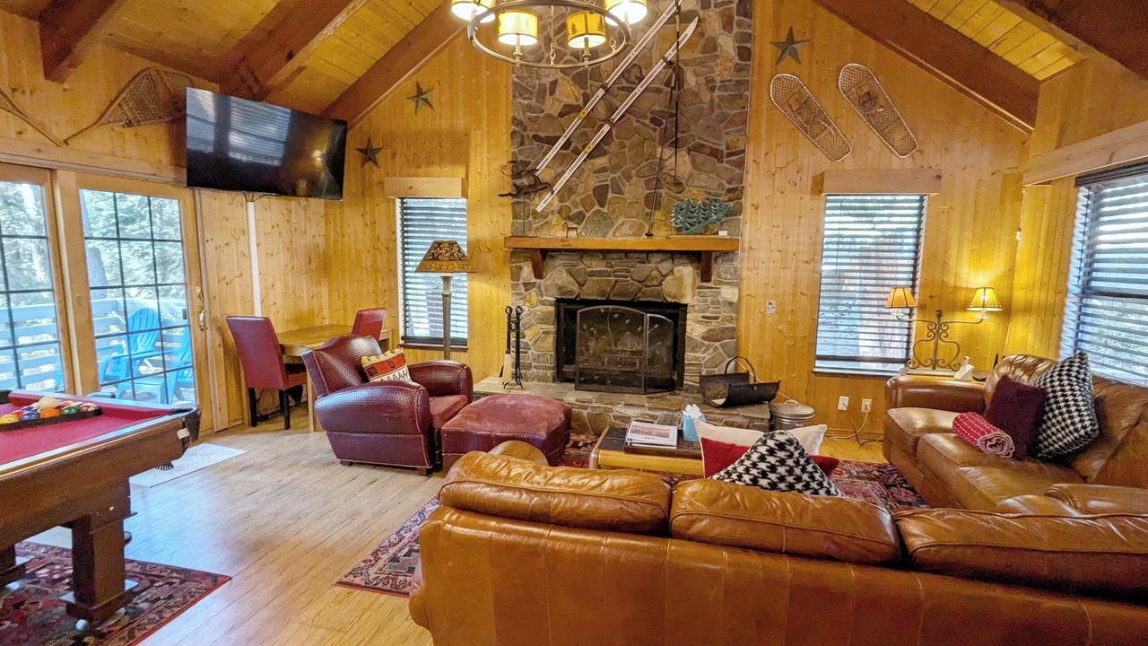 Photo of Livingroom in Kingswood Estates
