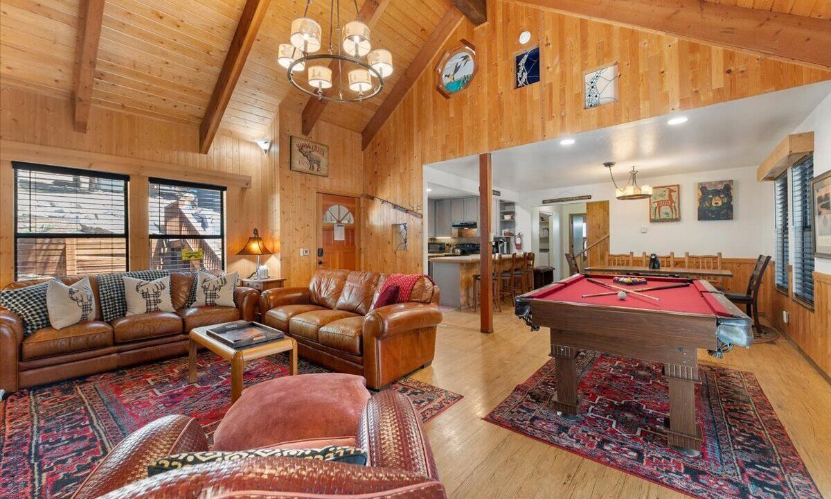 Photo of Livingroom in Kingswood Estates