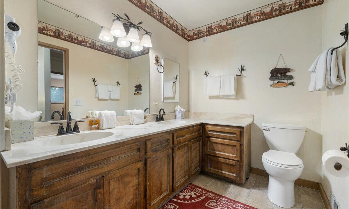 Photo of Bathroom in Kingswood Estates