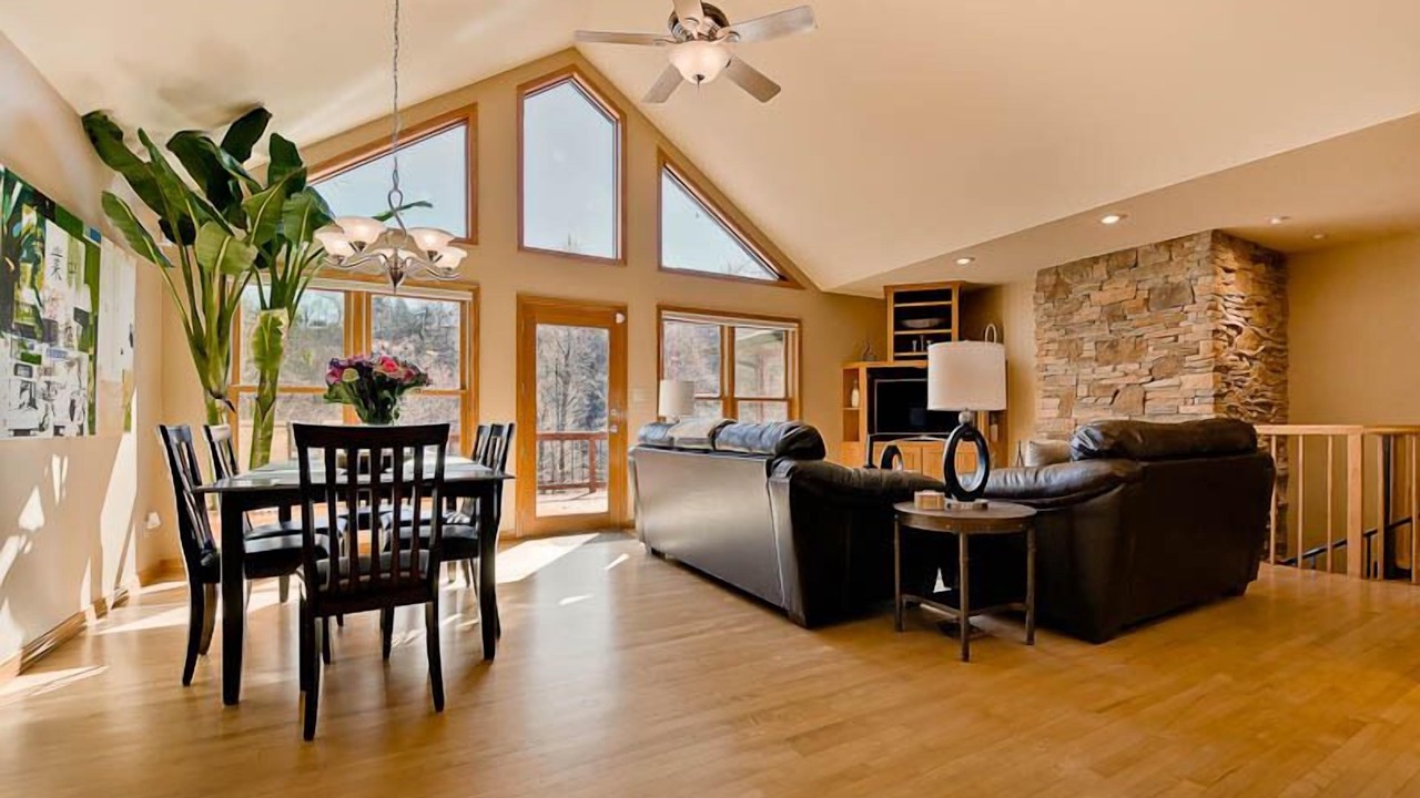 Photo of Livingroom in Eureka Springs