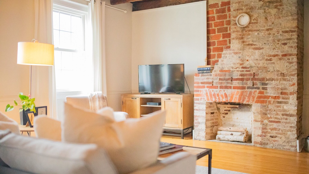 Photo of Livingroom in Historic District