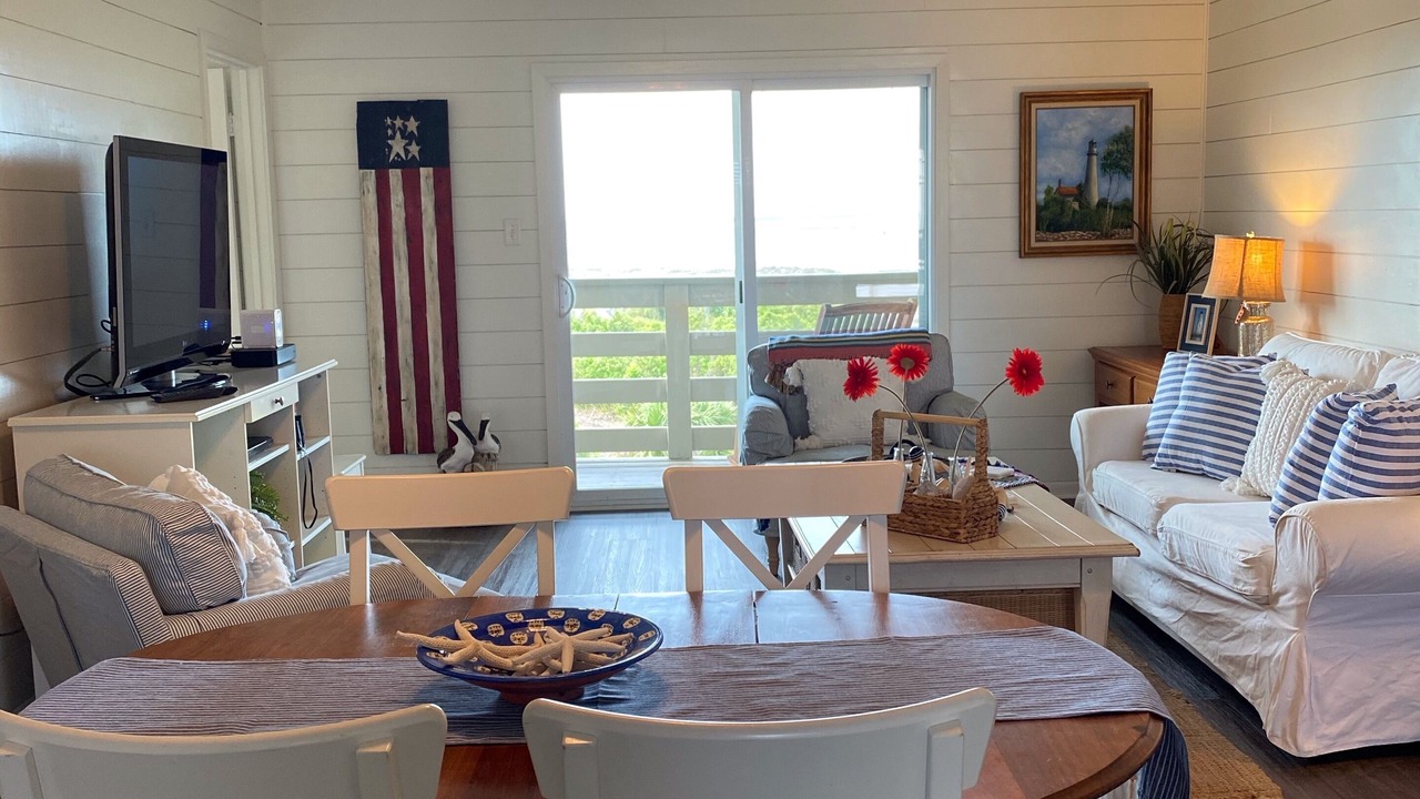 Photo of Livingroom in Tybee Island