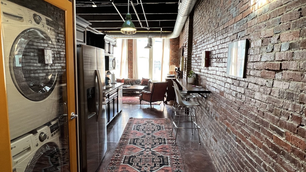 Photo of Others in Arts District