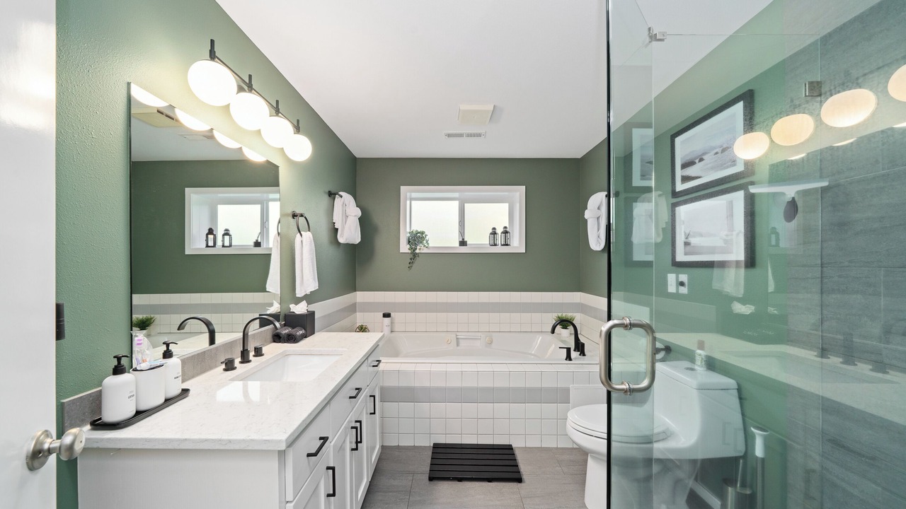 Photo of Bathroom in Manzanita