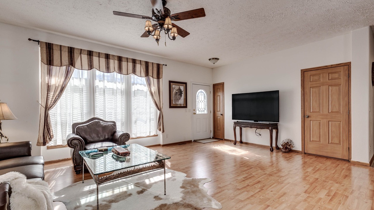 Photo of Livingroom in Gardiner