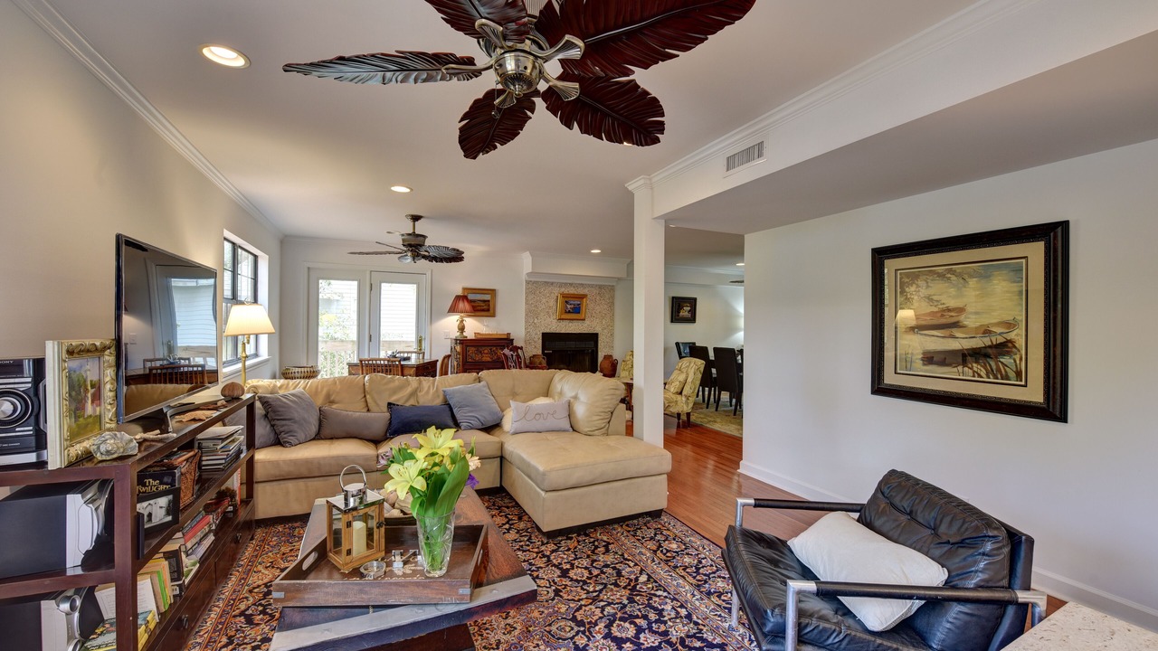 Photo of Livingroom in East Beach