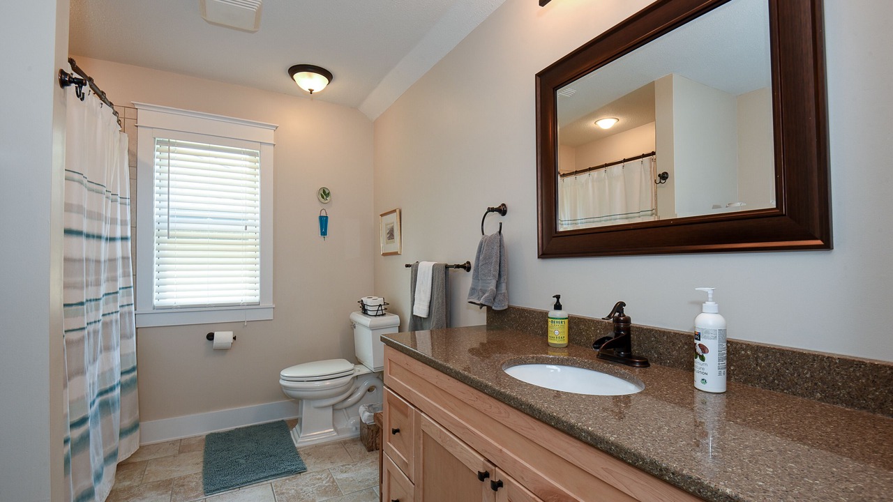 Photo of Bathroom in Linden Hills