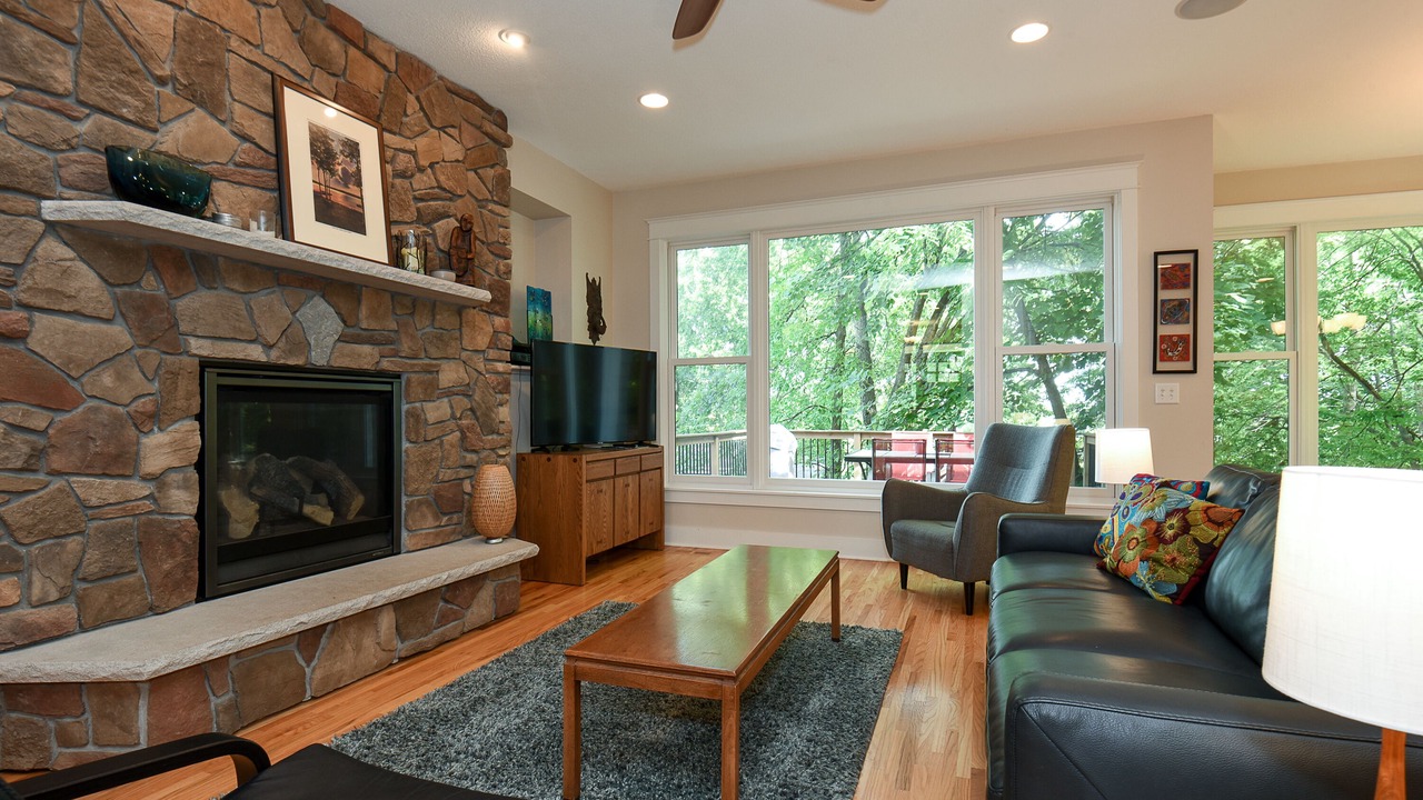 Photo of Livingroom in Linden Hills
