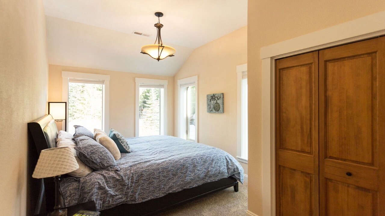 Photo of Bedroom in Government Camp