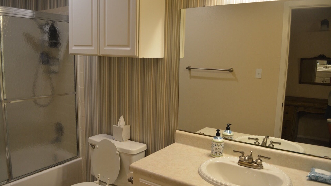 Photo of Bathroom in Point Venture