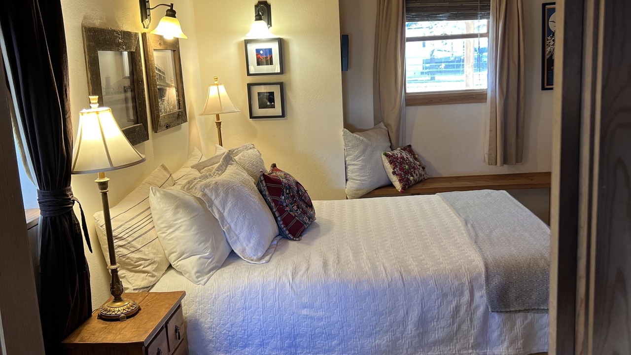 Photo of Bedroom in Alpine