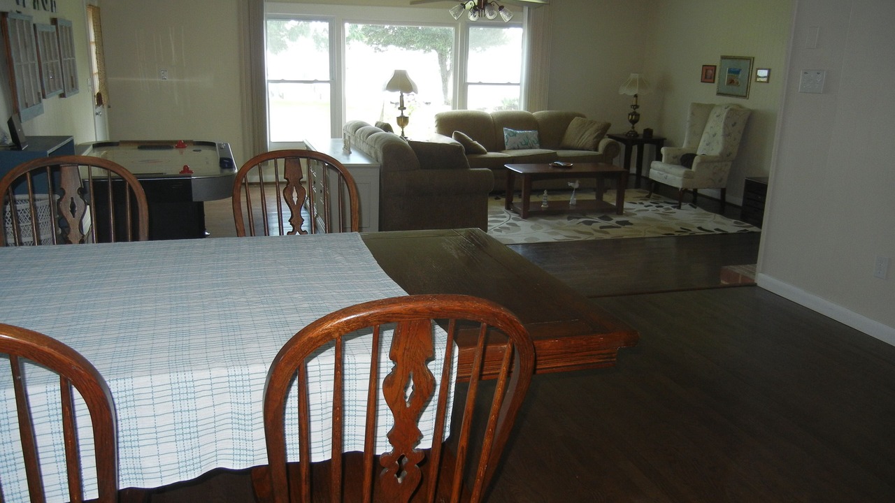 Photo of Bedroom in Willoughby Spit