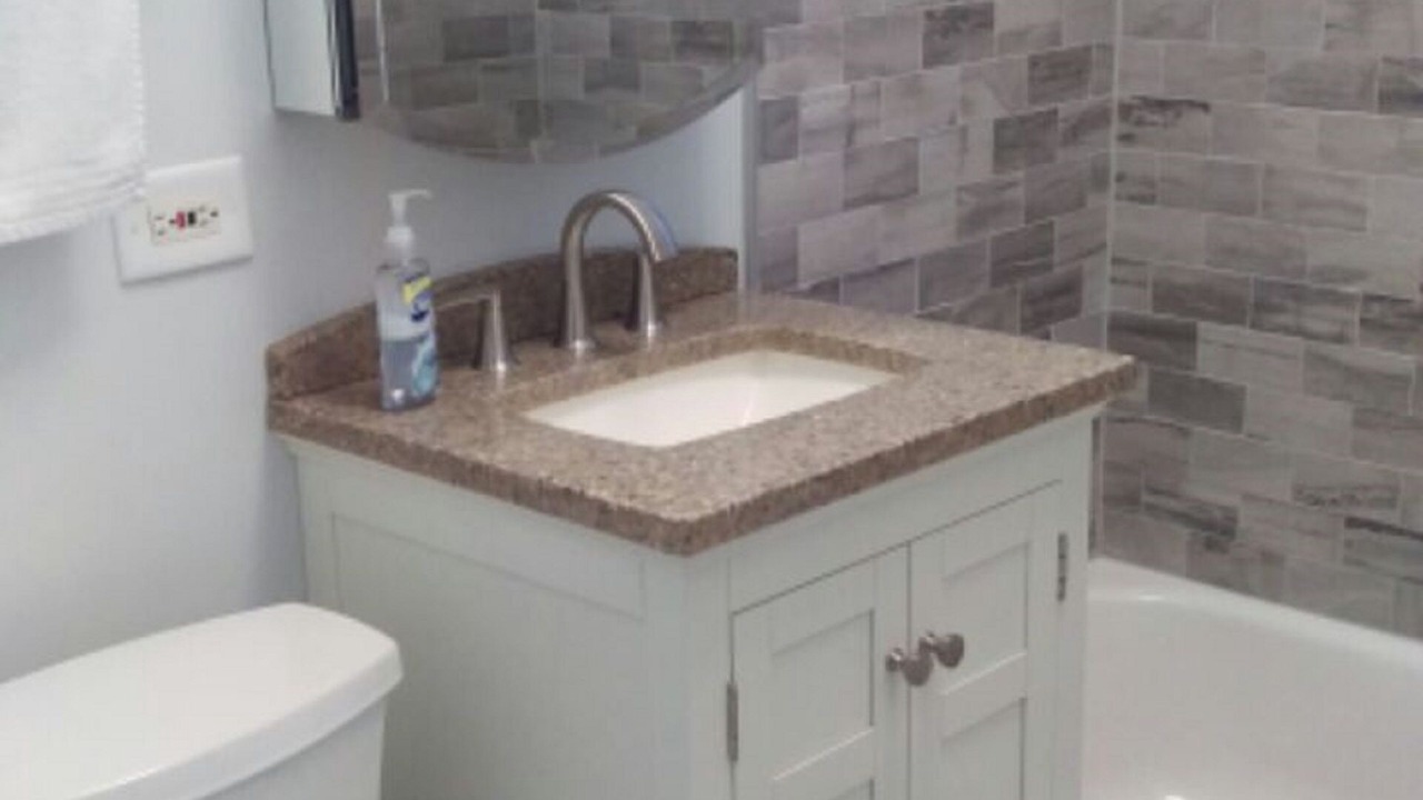 Photo of Bathroom in Lakeview