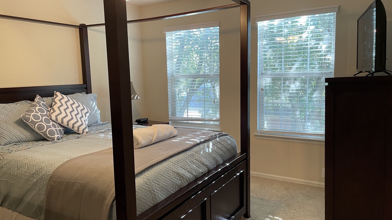 Photo of Bedroom in North Central Thousand Oaks
