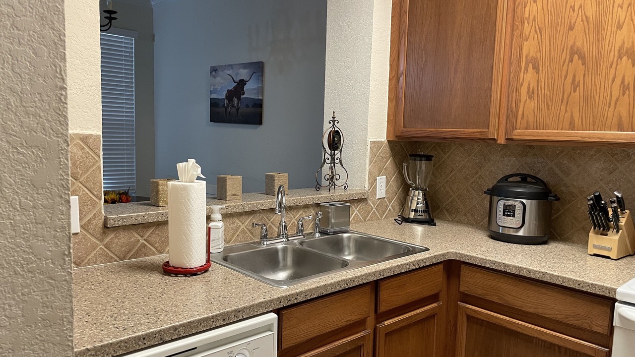 Photo of Kitchen in North Central Thousand Oaks