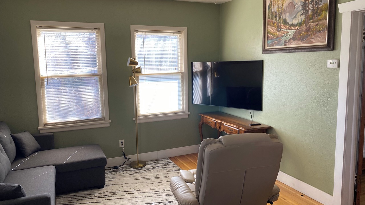 Photo of Livingroom in Whittier