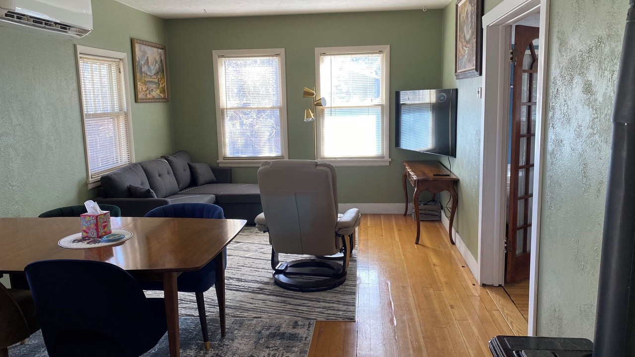 Photo of Livingroom in Whittier