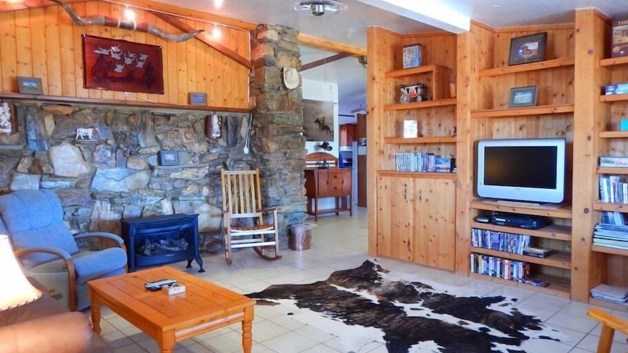 Photo of Livingroom in Brewster County