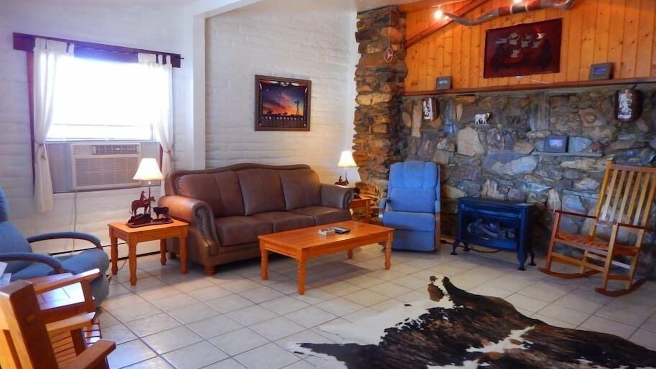 Photo of Livingroom in Brewster County