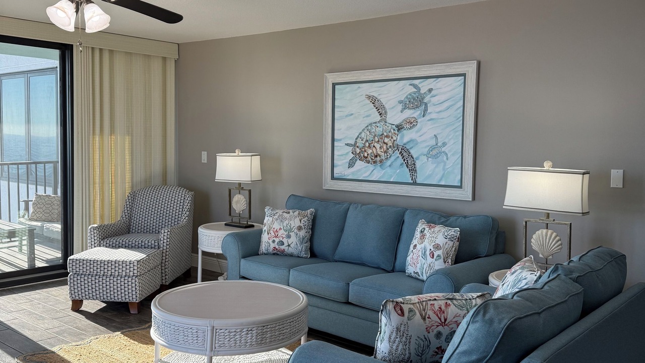 Photo of Livingroom in Biltmore Beach