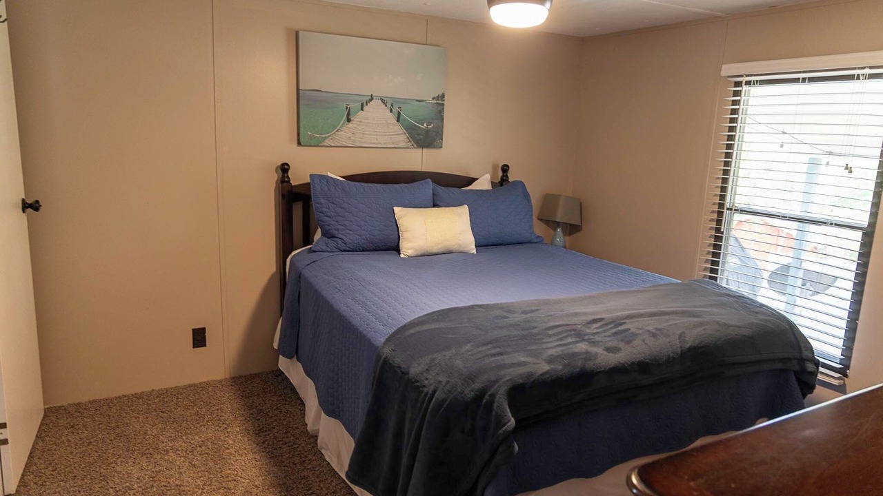 Photo of Bedroom in Shell Knob