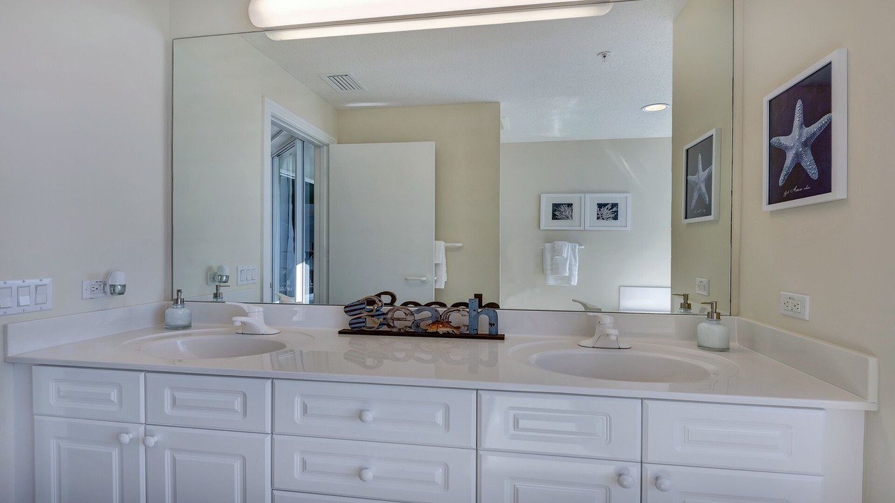 Photo of Bathroom in Navarre Beach