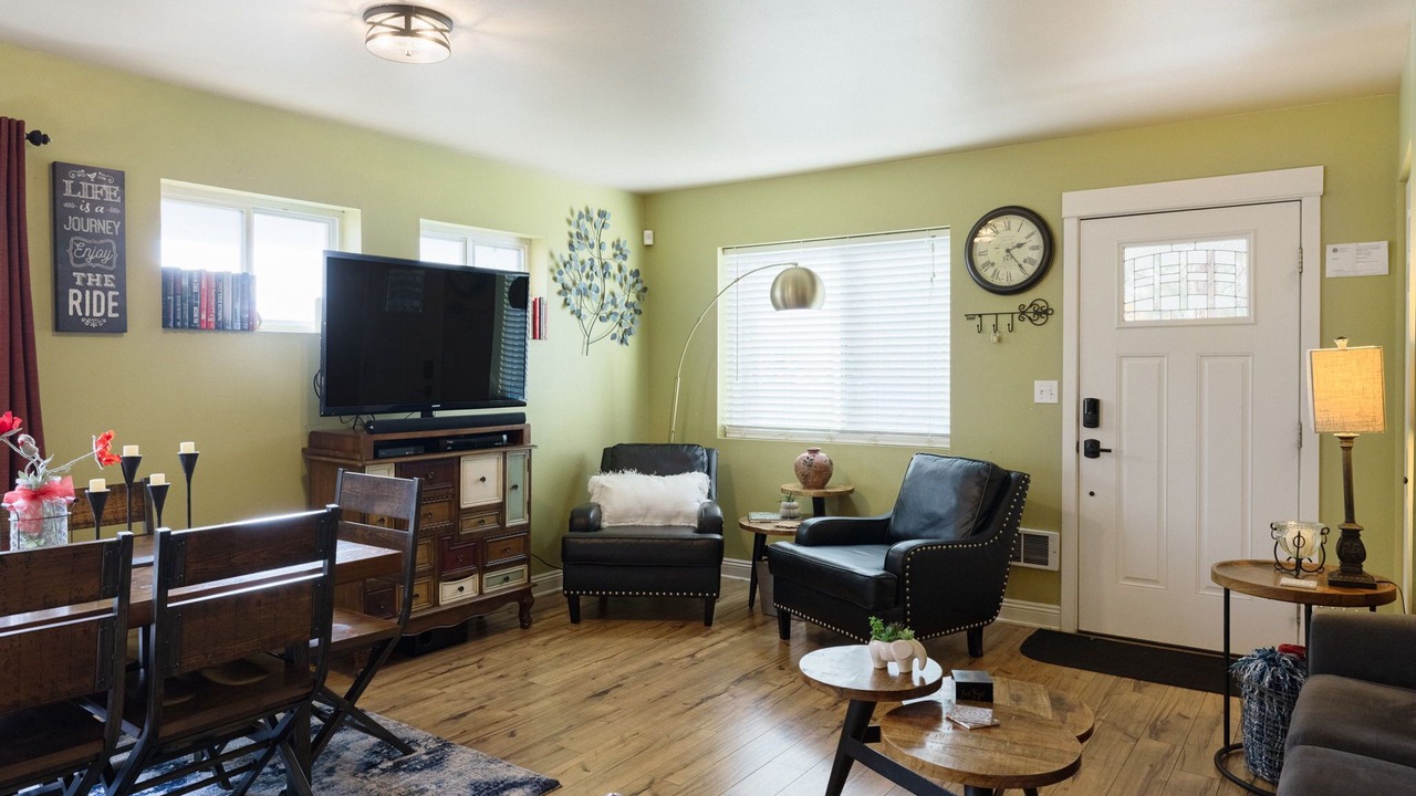 Photo of Livingroom in Bend