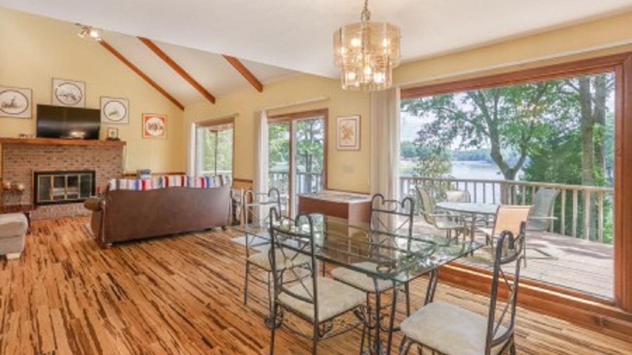 Photo of Bedroom in Alpine Bay