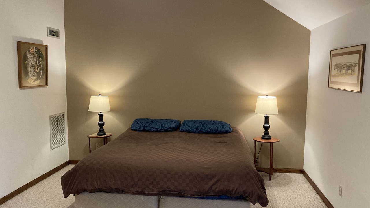 Photo of Bedroom in Alpine Bay