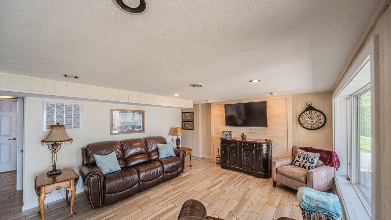 Photo of Livingroom in Gilbertsville