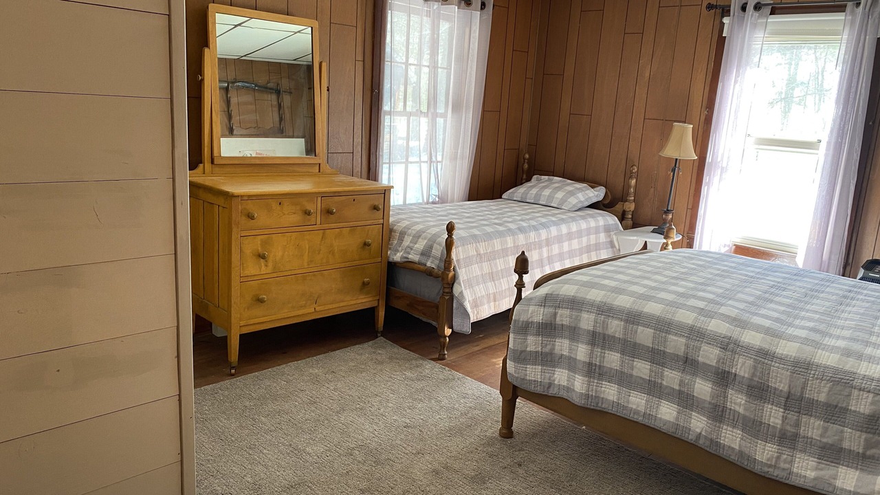 Photo of Bedroom in Long Lake