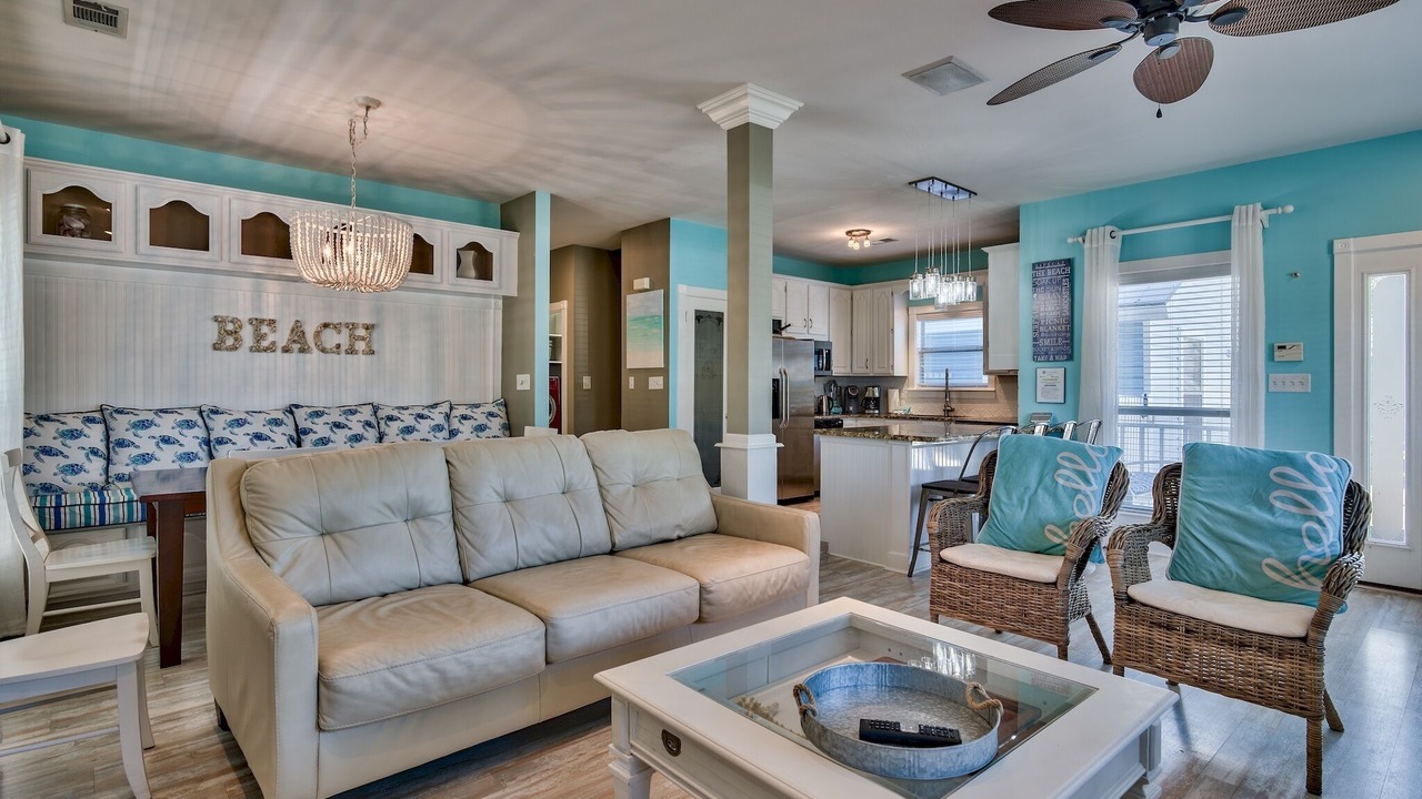 Photo of Livingroom in Clipper Cove