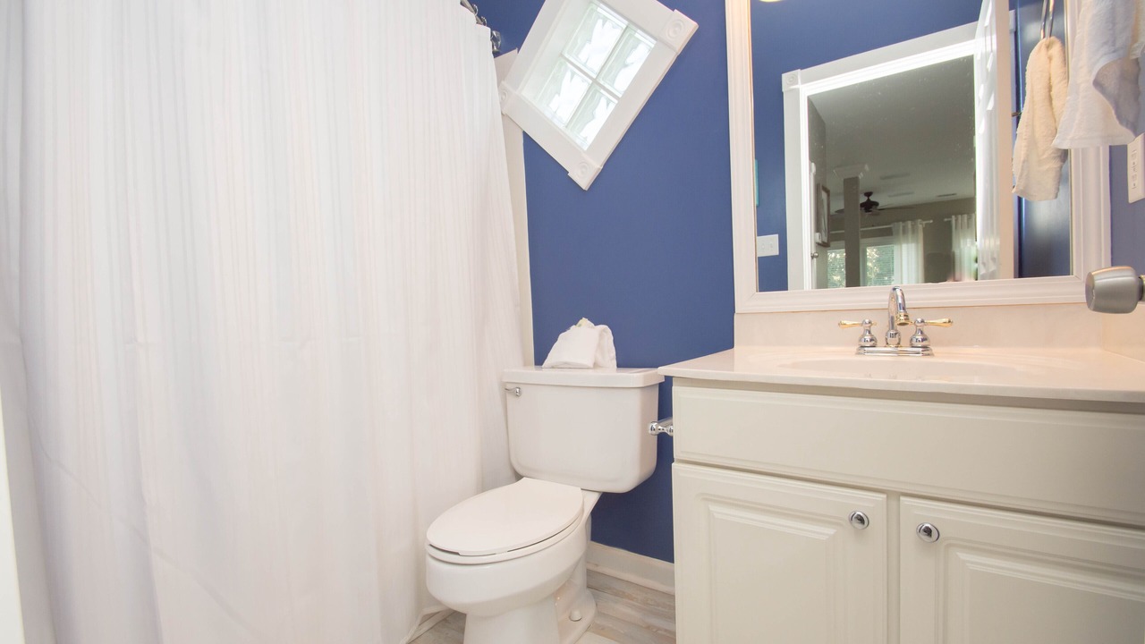 Photo of Bathroom in Clipper Cove