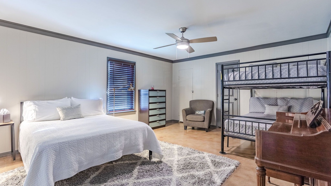Photo of Bedroom in Mountainview