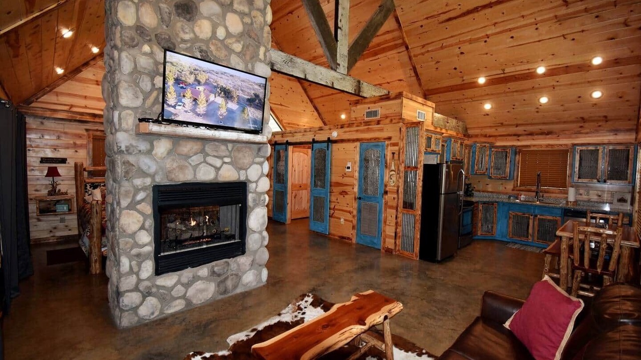 Photo of Livingroom in Hochatown