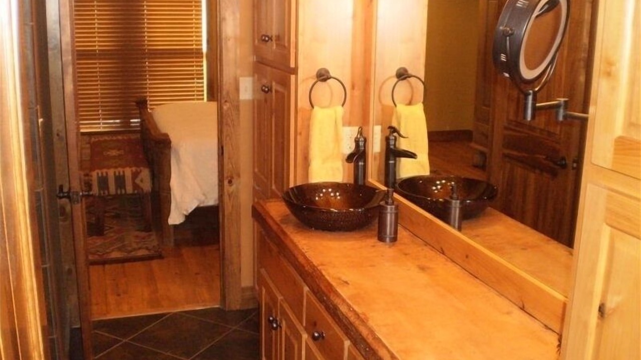 Photo of Bedroom in Eden Isle