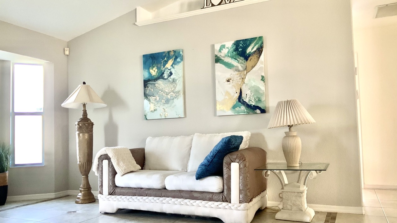 Photo of Livingroom in White Marsh