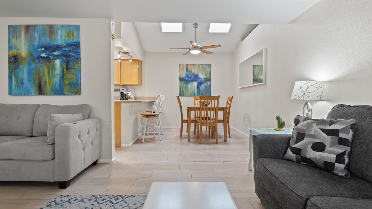 Photo of Livingroom in Desert Foothills Estates