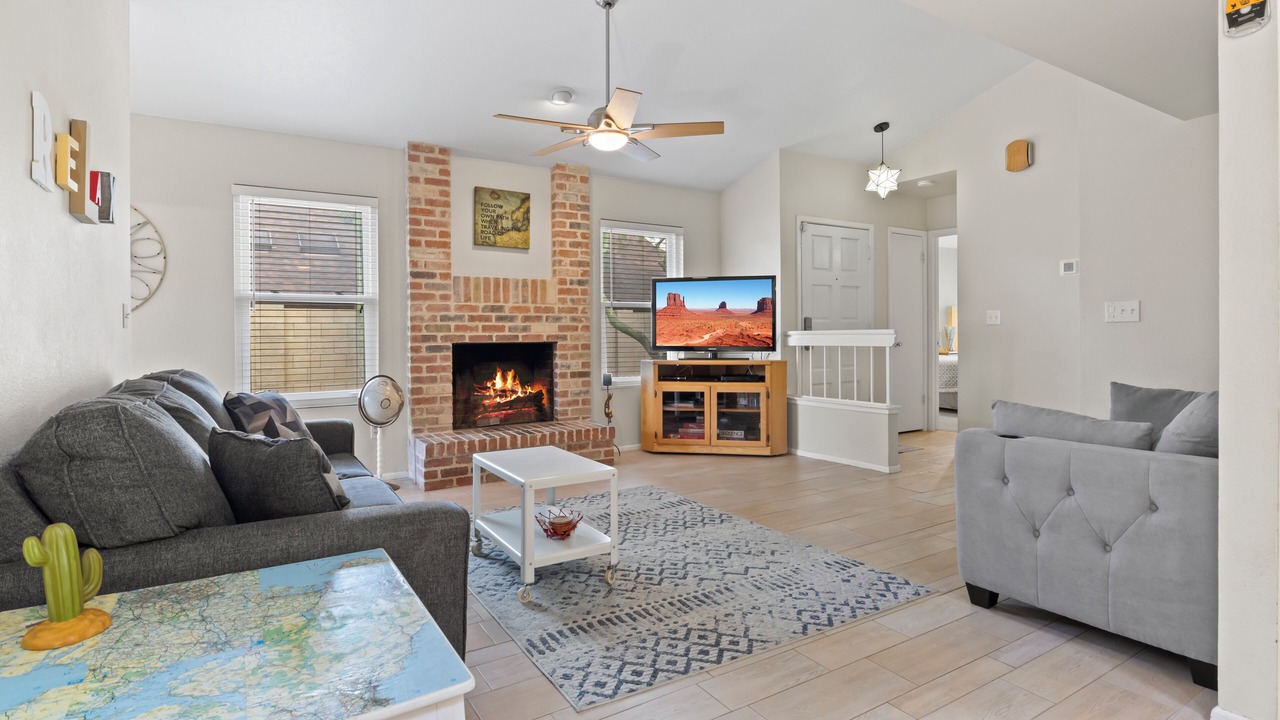 Photo of Livingroom in Desert Foothills Estates