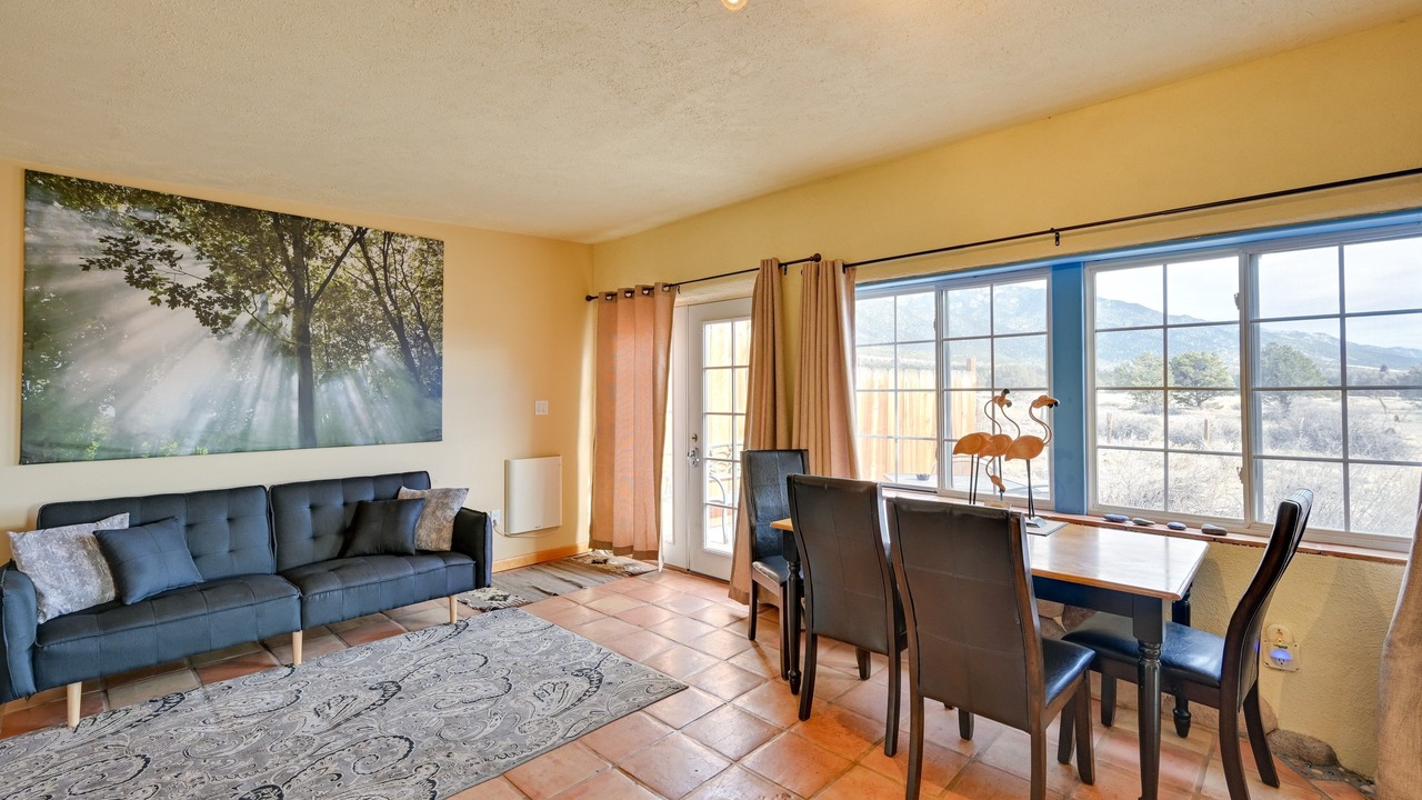 Photo of Livingroom in Crestone