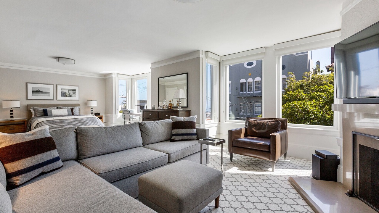 Photo of Others in Russian Hill