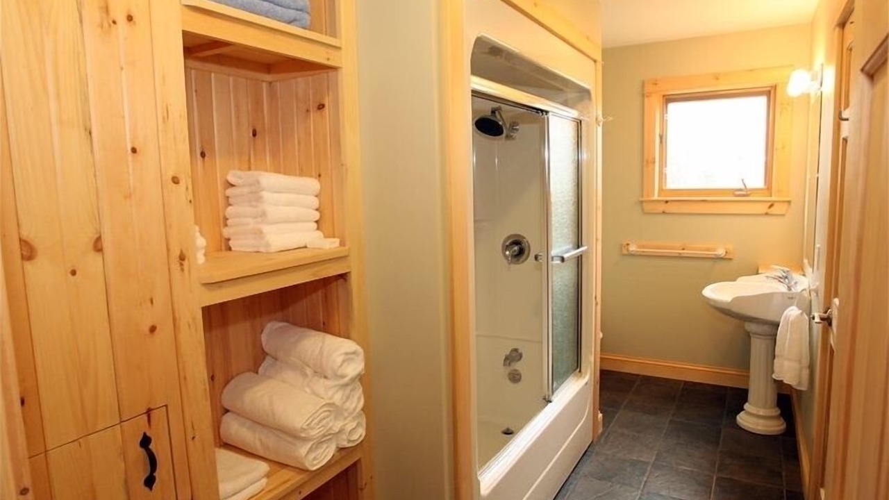 Photo of Bathroom in White Point