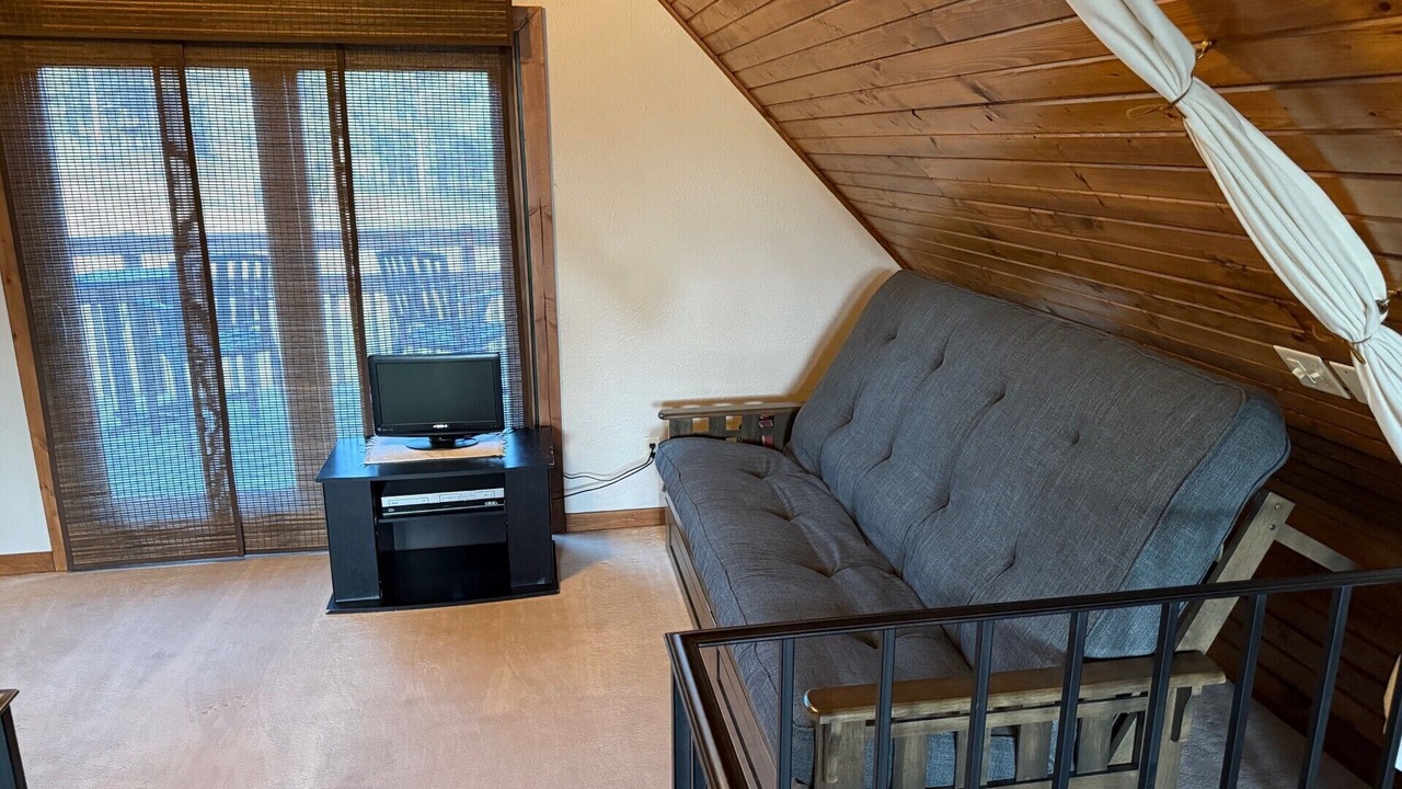 Photo of Livingroom in Custer