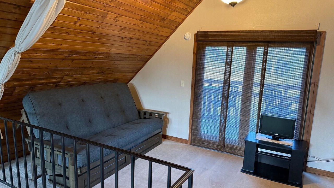 Photo of Livingroom in Custer
