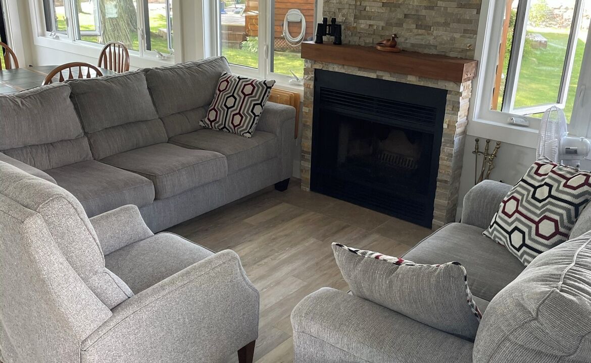 Photo of Livingroom in Leeds and the Thousand Islands